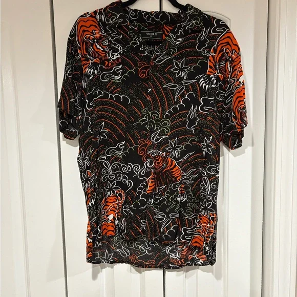 FOREVER 21 Men’s Soft Button Up - Picture 1 of 4